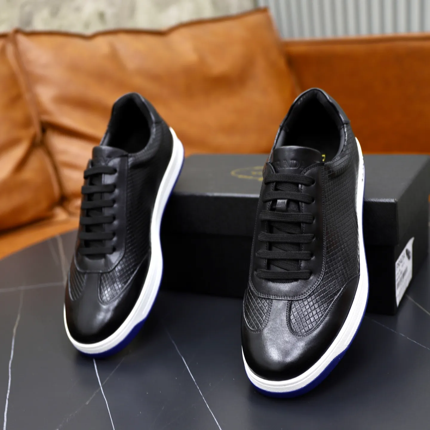 Factory price: 💰640 Prada classic men’s lace-up casual shoes | Imported cowhide upper | Upper stitching layered design, light and breathable | Soft and comfortable | Decorated with PRADA letters on the side | Distinctive sports style, showing the brand style | Lightweight concave and convex pattern rubber soles | Matched with cowhide foot pad lining | Excellent foot feel, fashionable and elegant | Size: 38-44 (45 customized)